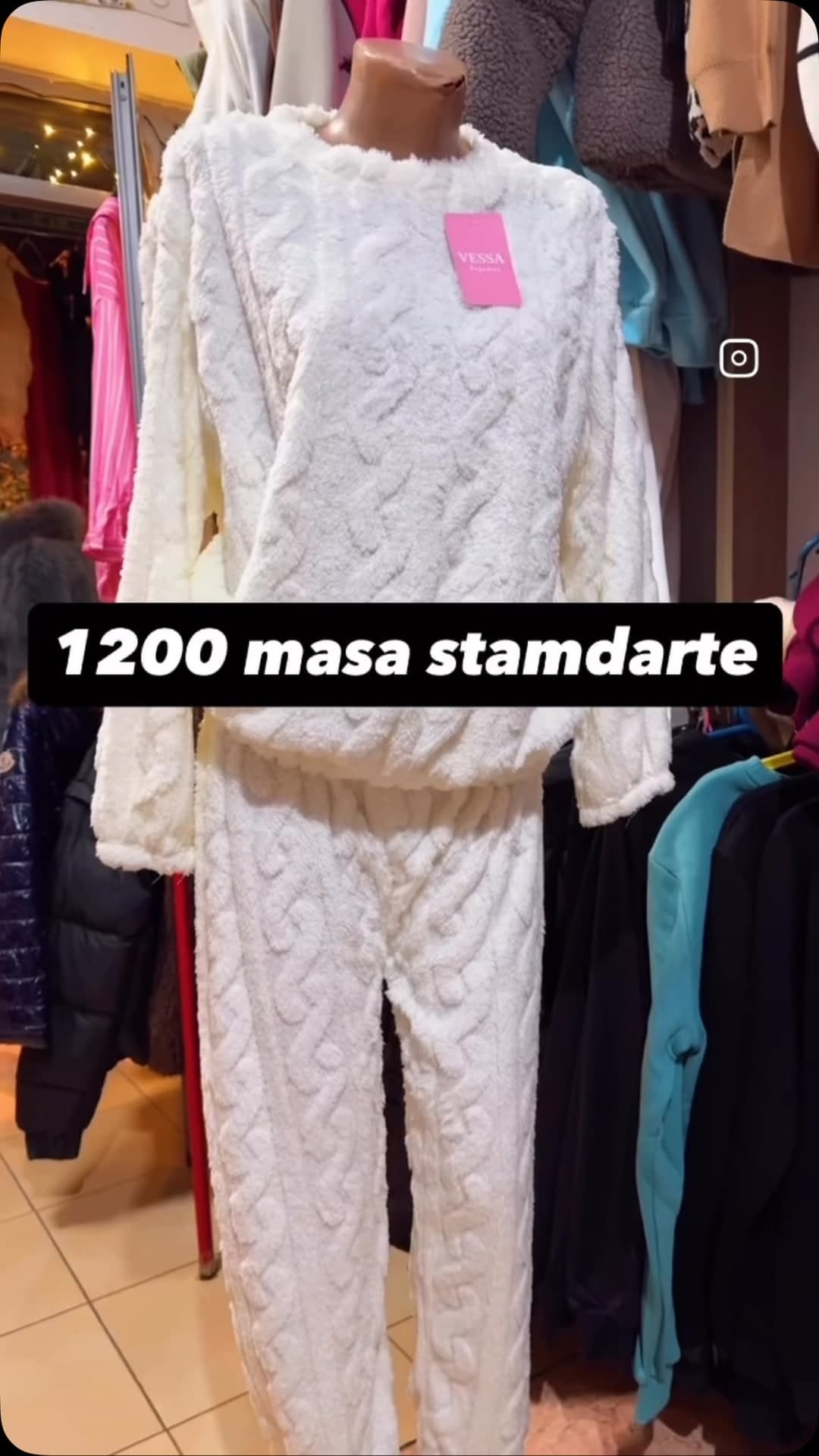 Pizhama pelushi Vessa, e bardhë