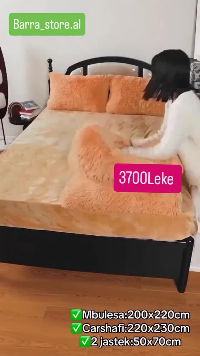 Set mbulesë shtrati pelushi 200 × 220 cm me çarçaf dhe 2 këllëfë jastëku