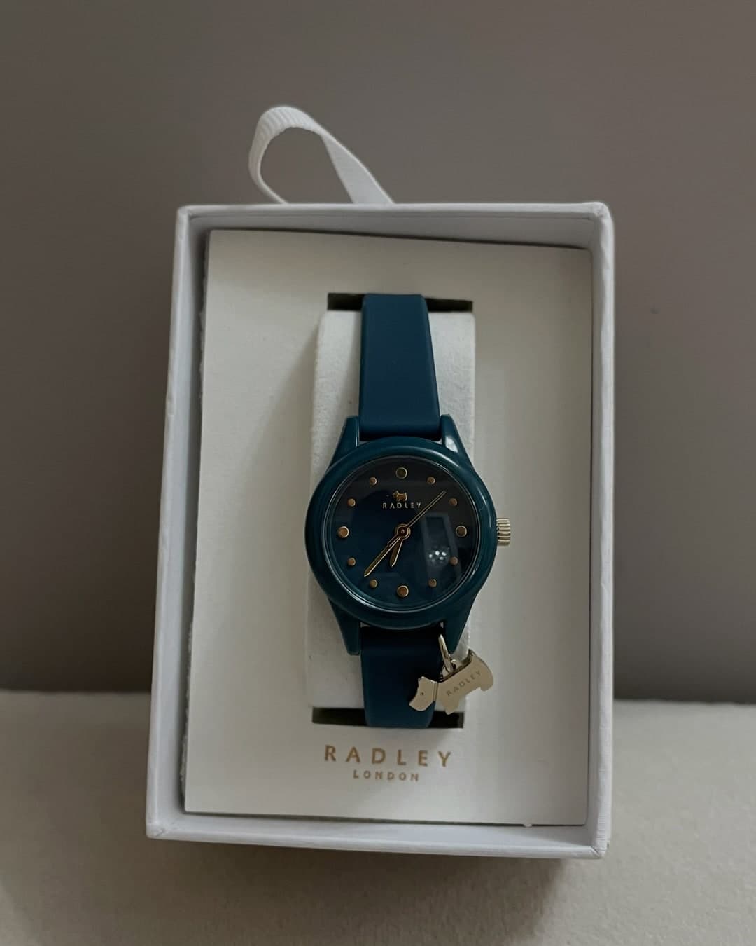 Orë Radley London ngjyrë blu petroli me varëse qenush