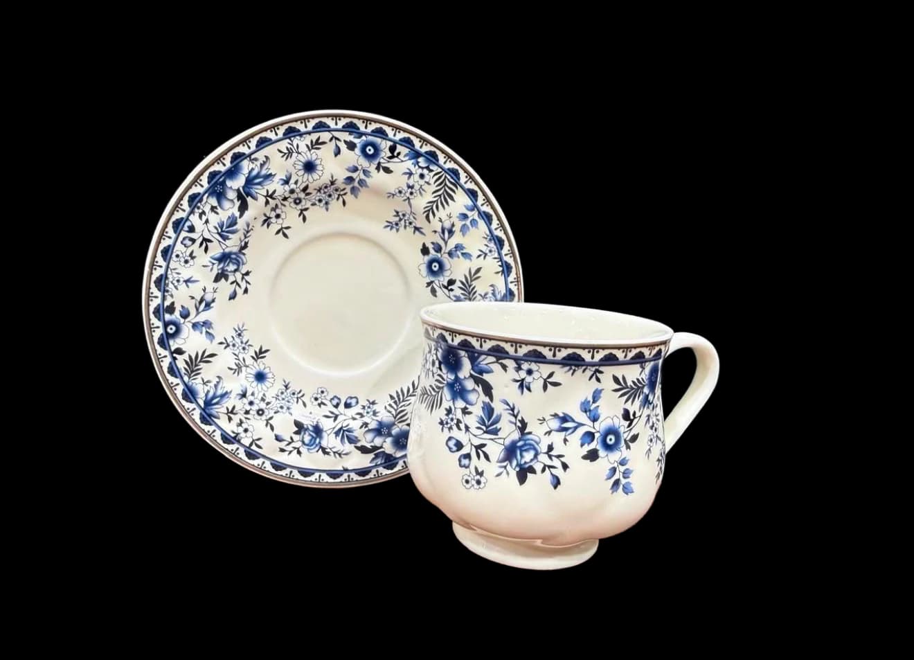Filxhan Porcelani me Pjatë – Set Elegant me Motive Blu për Kafe dhe Çaj