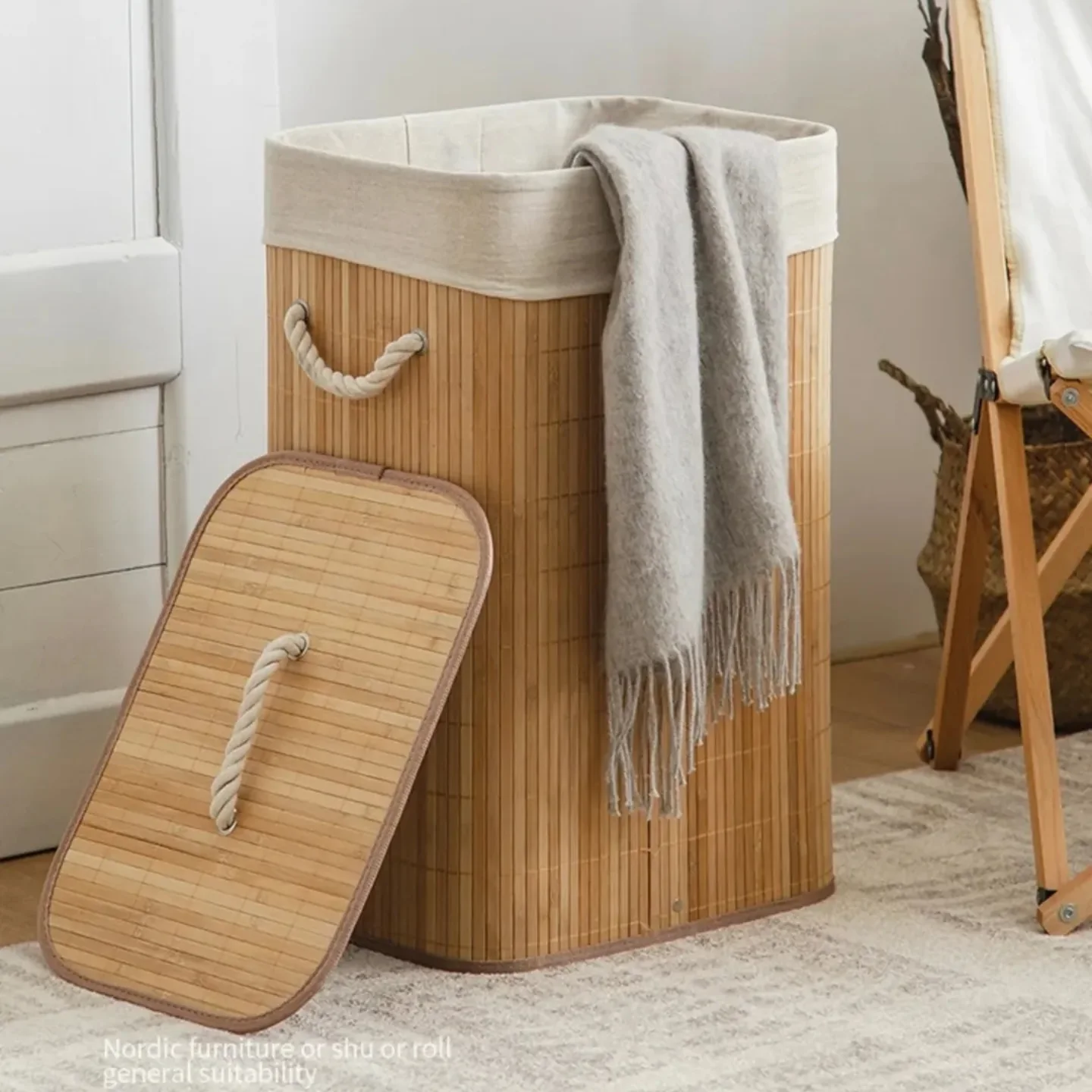 Kosh rrobash prej bambuje me kapak, 56 × 39 × 29 cm