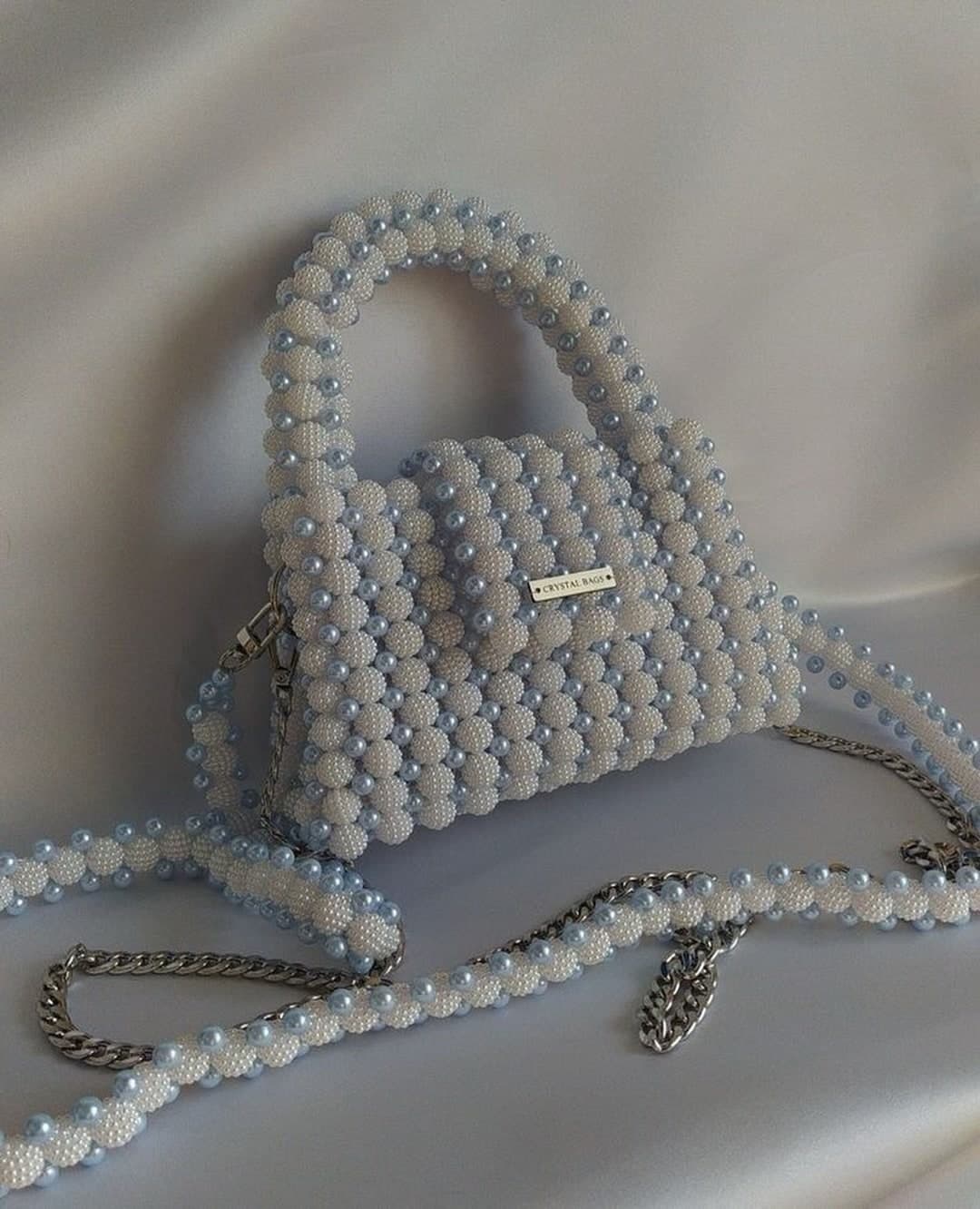 Berry bag: çantë me rruaza berry, me kapak dhe zinxhir
